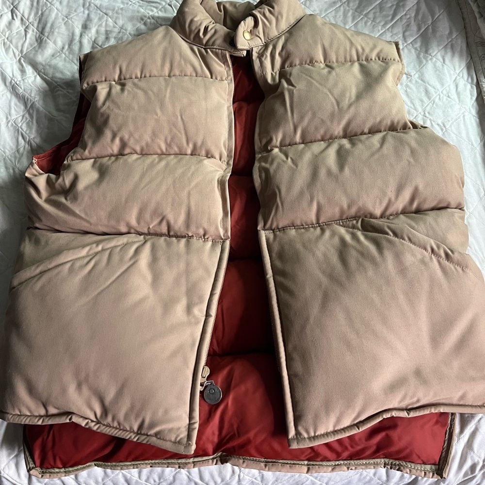 Struggle gear down vest, tan size Large